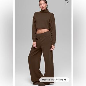 NWT ALO yoga Cropped Serenity Coverup - Espresso